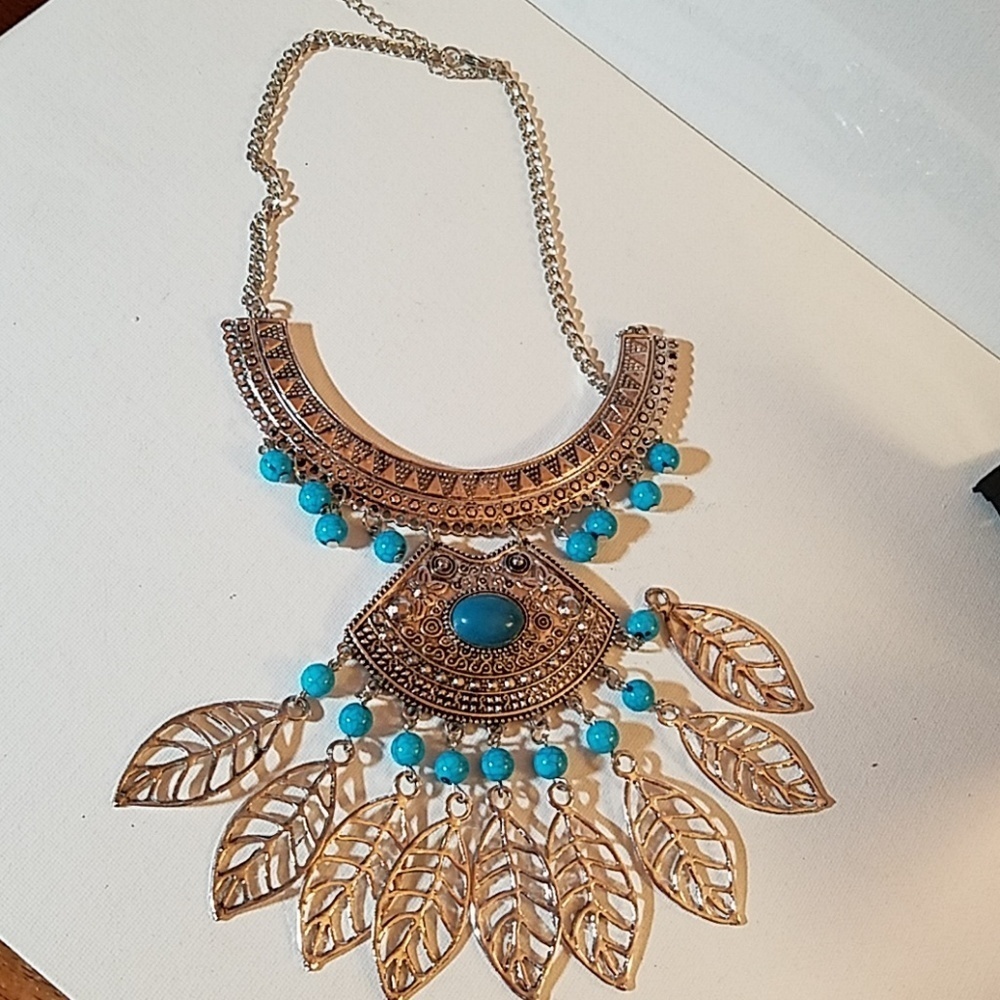 Faux Turquoise Beaded Silver Tone Necklace 14"